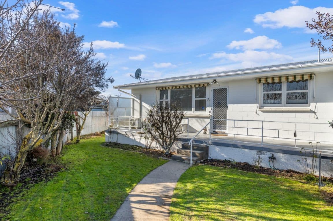 1/13A Karina Crescent, Redwoodtown